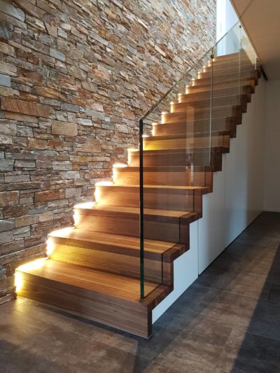 Faltwerkoptik Treppe mit LED Beleuchtung