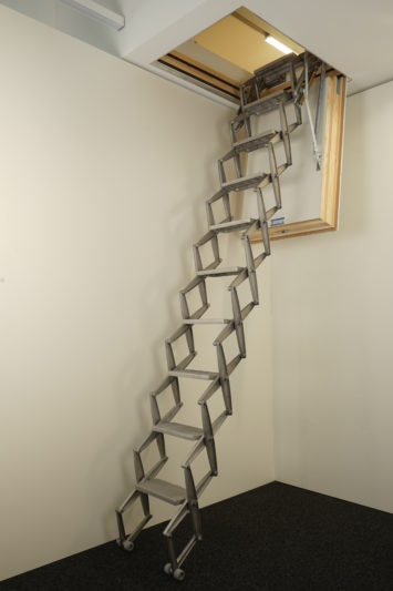 Treppe ausziehbar E J 302 06